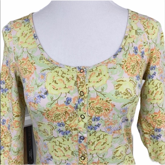 Urban Outfitters Kimchi Blue Floral Print Tee - Picture 2 of 15